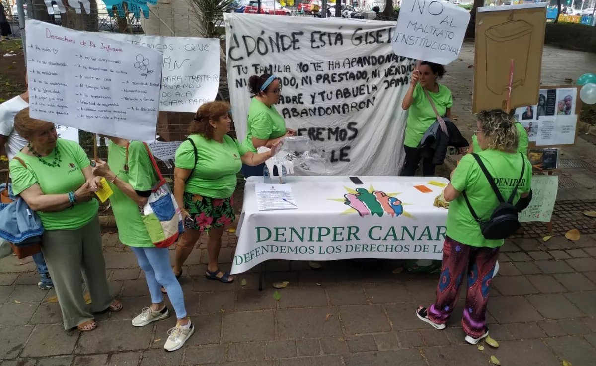 Asociación Deniper durante una concentración |CEDIDA
