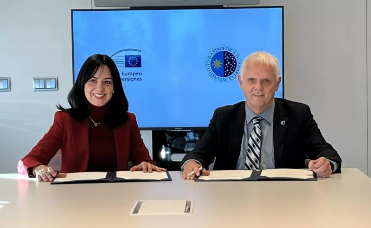 Firma del acuerdo con el Banco Europeo de Inversiones para asesorar en la construcción del Telescopio de Treinta Metros en La Palma. / AH