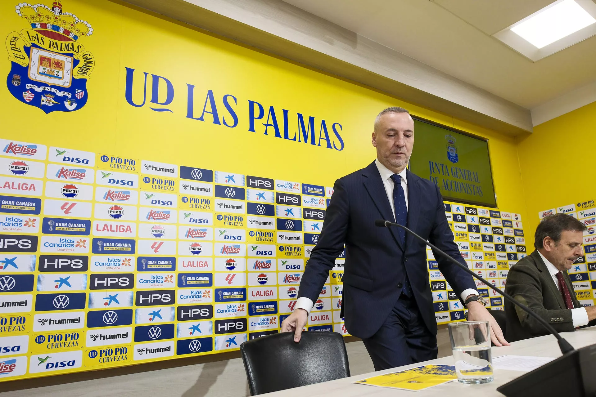 Ramírez avisa: la UD Las Palmas se marchará del Gran Canaria si no controla su explotacIón. / ÁNGEL MEDINA G.-EFE Ramírez avisa: la UD Las Palmas se marchará del Gran Canaria si no controla su explotacIón. / ÁNGEL MEDINA G.-EFE