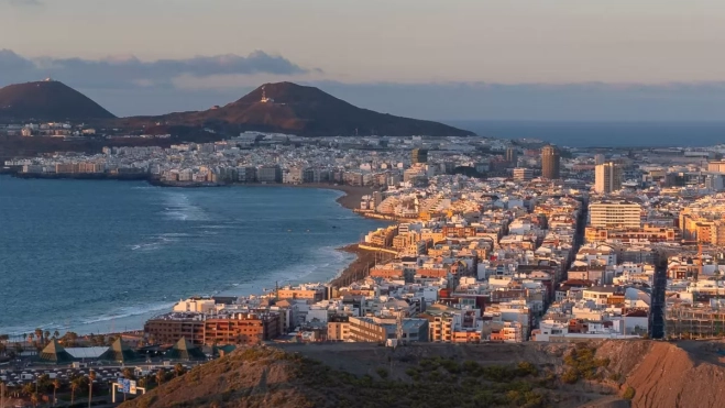 Panorámica de los barrios de Guanarteme, Las Canteras y Santa Catalina. 