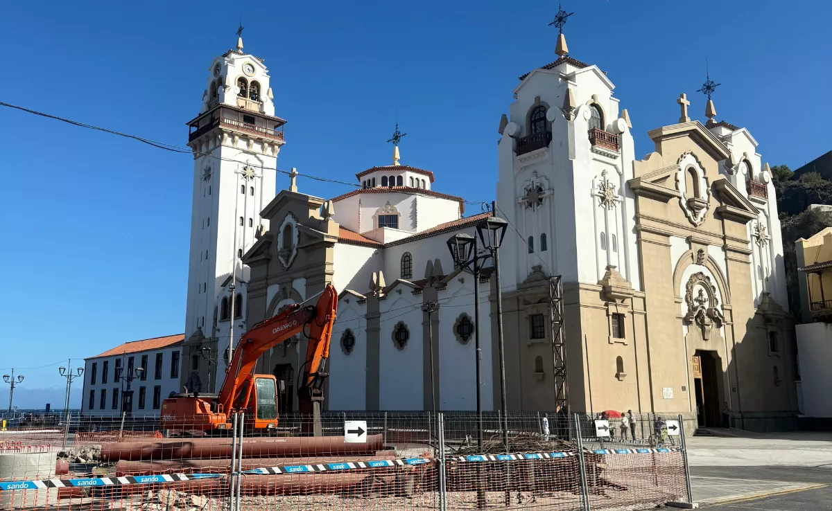 Obras en la plaza de la Patrona, en el municipio de Candelaria. / ATLÁNTICO HOY