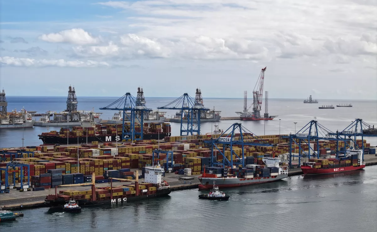 La terminal de Operaciones Portuarias de Canarias (Opcsa), en el Puerto de Las Palmas. / AH
