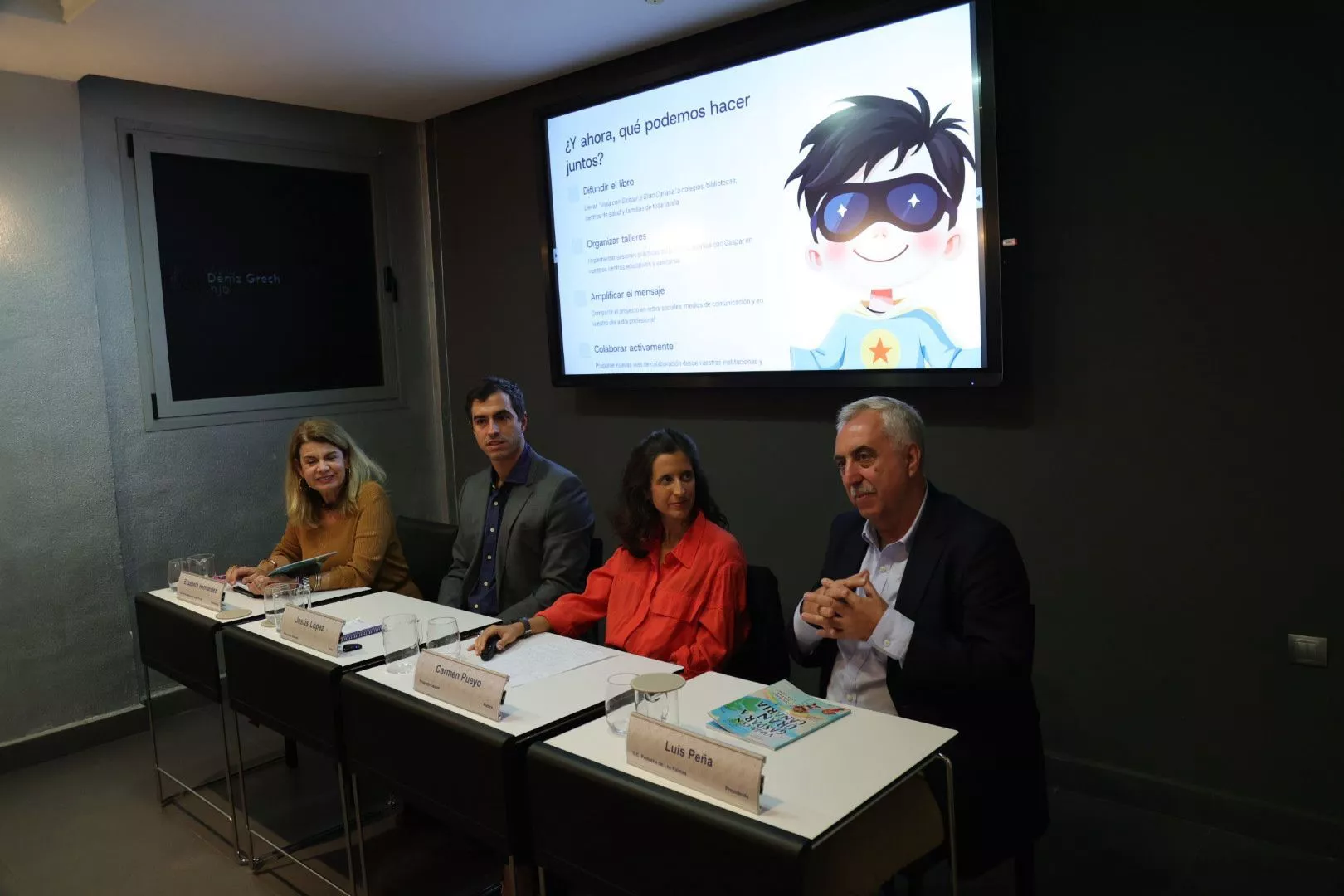 El Colegio de Médicos de Las Palmas enseña primeros auxilios a niños con ‘Gaspar salva vidas’. CEDIDA