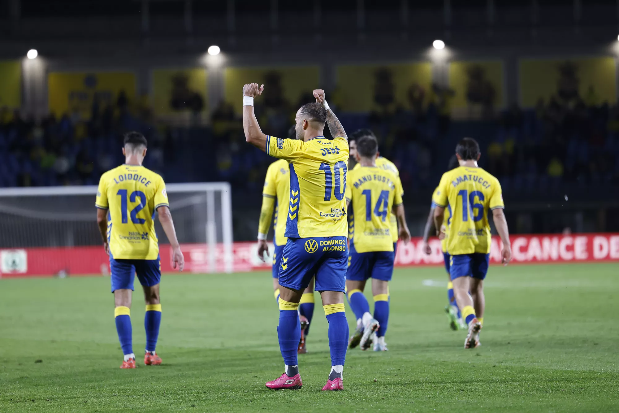 Jesé celebra uno de los dos goles que marcó este sábado ante la Cultural Leonesa en la victoria de la UD Las Palmas. / @UDLP_Oficial