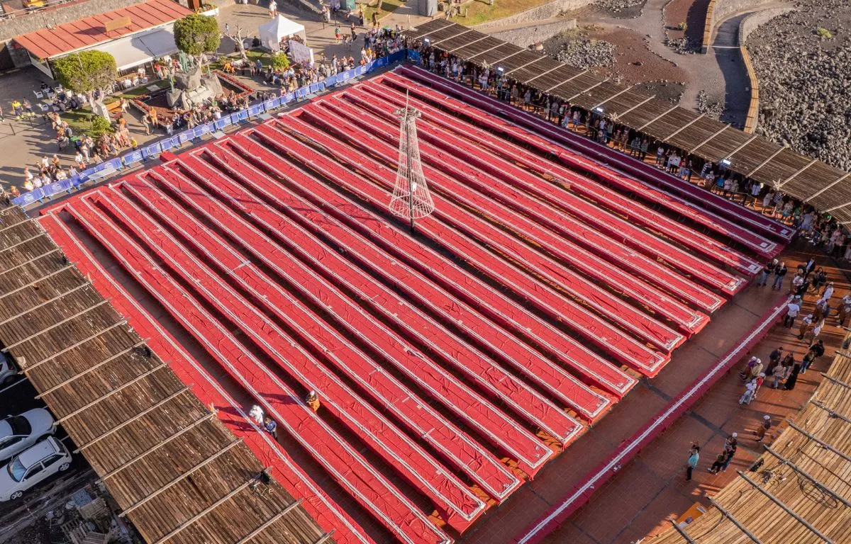 Santiago del Teide entra en el Guinness con el turrón más largo del mundo. CEDIDA