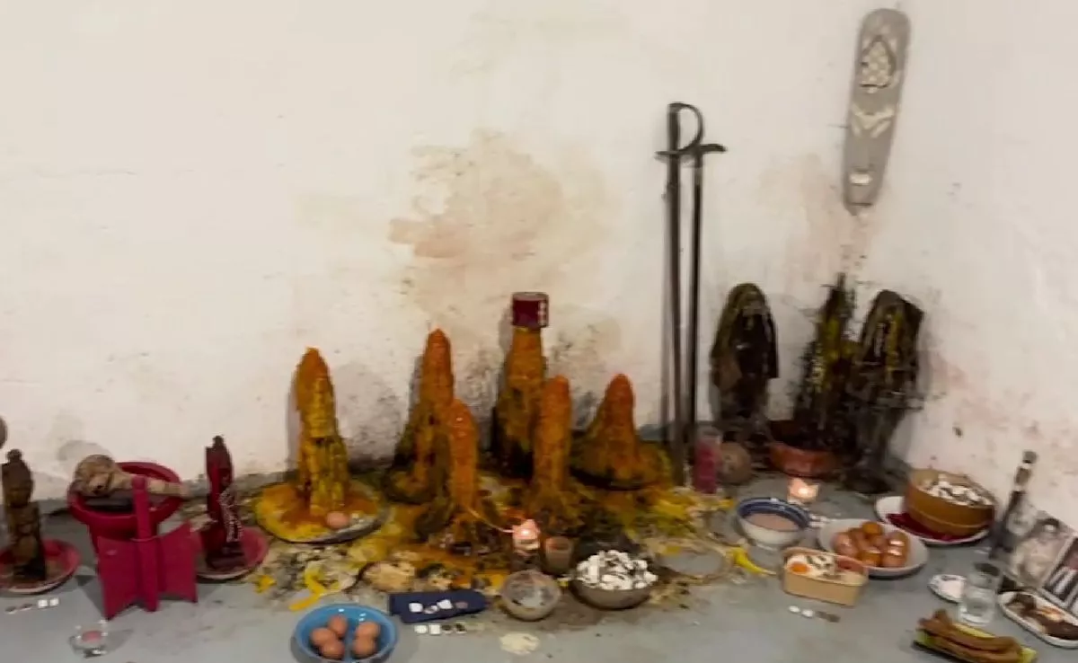 Objetos de la secta desarticulada por la Policía Nacional en Gran Canaria y Tenerife. /Cedida