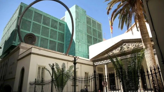 Imagen exterior del Parlamento de Canarias / EFE - CRISTÓBAL GARCÍA