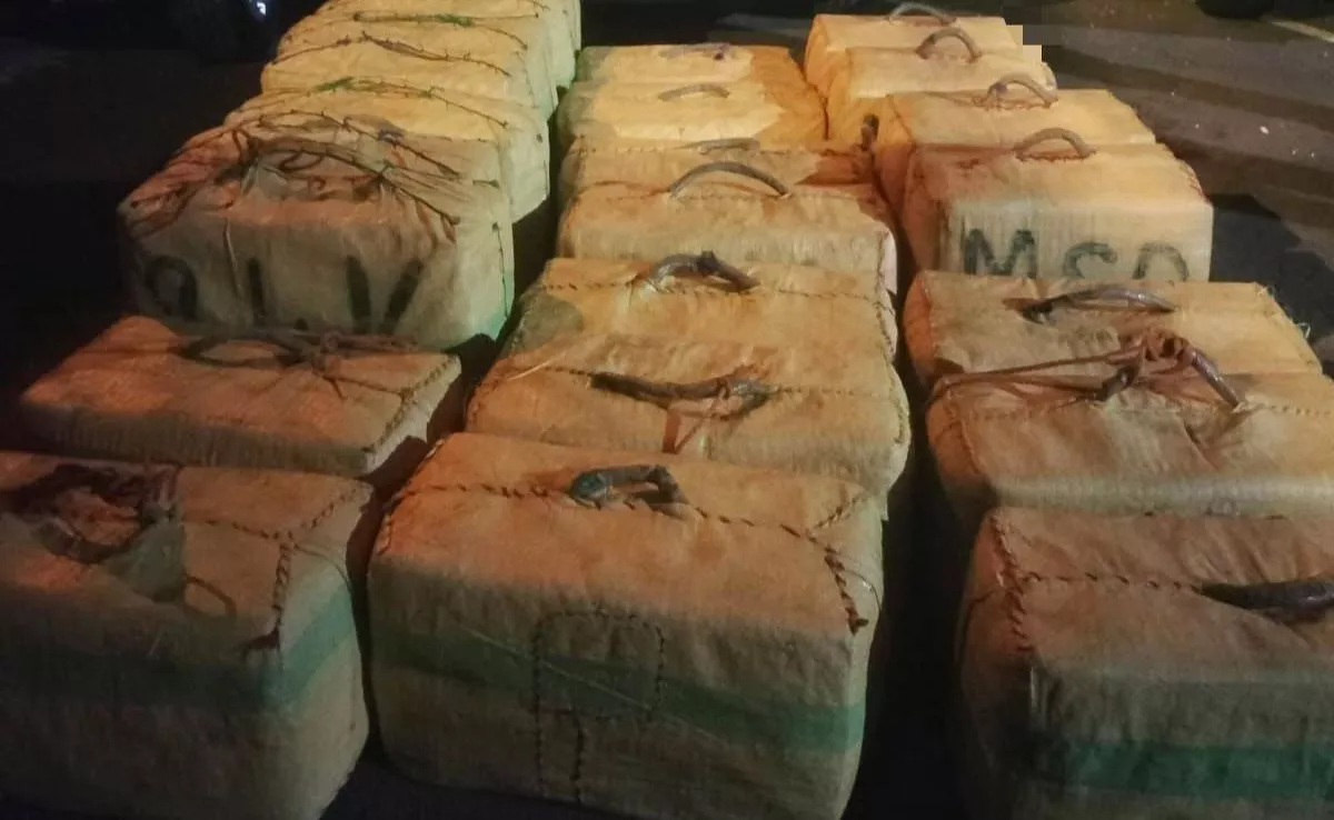 23 fardos de hachís, con un peso total de 906 kilogramos, encontrados en una furgoneta en La Orotava. /Cedida