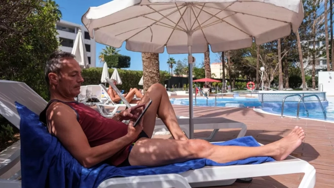 Imagen de un hotel en Canarias / EFE - ALBERTO VALDÉS