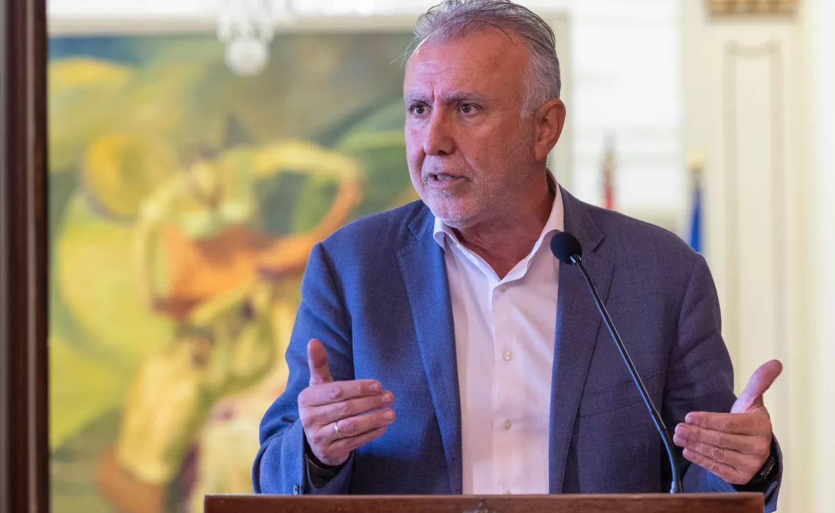 El ministro de Política Territorial, Ángel Víctor Torres, ha hecho en rueda de prensa balance de la gestión del Gobierno de España en 2025 / QUIQUE CURBELO - EFE