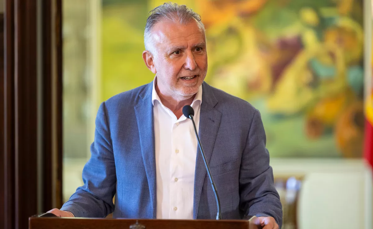 Torres ha destacado las actuaciones en atención a los menores migrantes, La Palma, la DANA y la Memoria Democrática / QUIQUE CURBELO - EFE