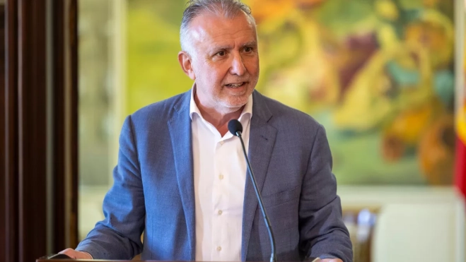 Torres ha destacado las actuaciones en atención a los menores migrantes, La Palma, la DANA y la Memoria Democrática / QUIQUE CURBELO - EFE