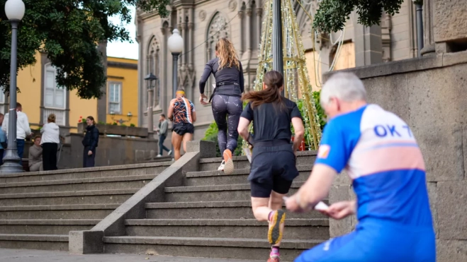 La última etapa del GCOM 2025 se desarrolló en un recorrido urbano diseñado para mostrar algunos de los principales atractivos de Arucas / CEDIDA