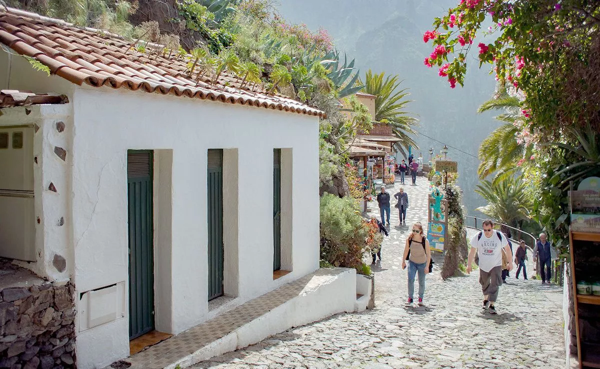 Turistas en el caserío de Masca. Flickr