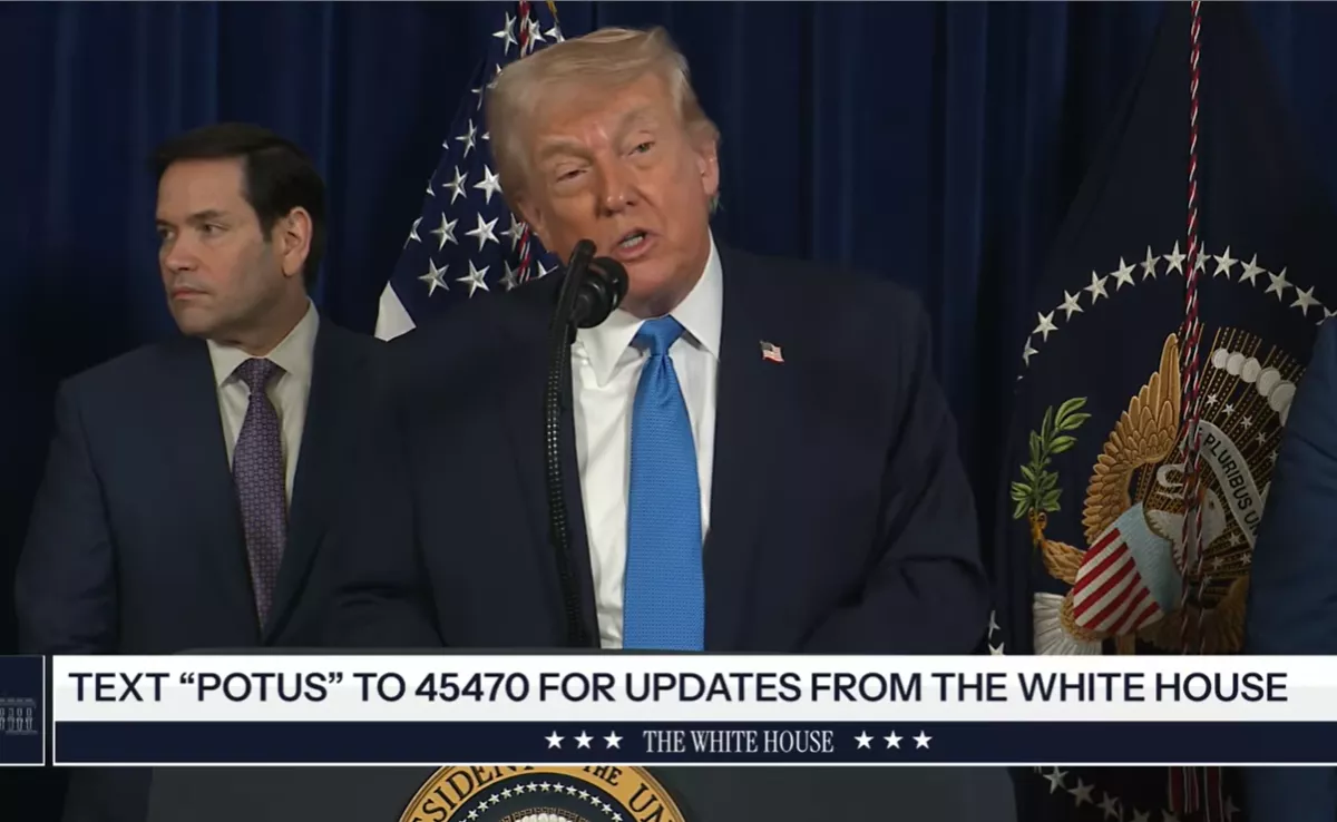 El presidente de EEUU, Donald Trump, en rueda de prensa informando sobre los ataques a Venezuela y detención de Nicolás Maduro / AH