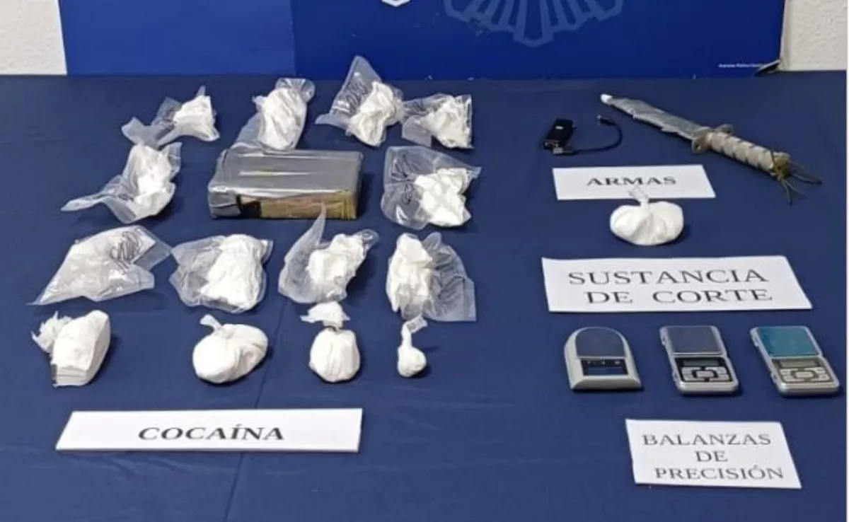 Cocaína, armas, balanzas y sustancia de corte incautados en Tenerife por la Policía Nacional./ CEDIDA