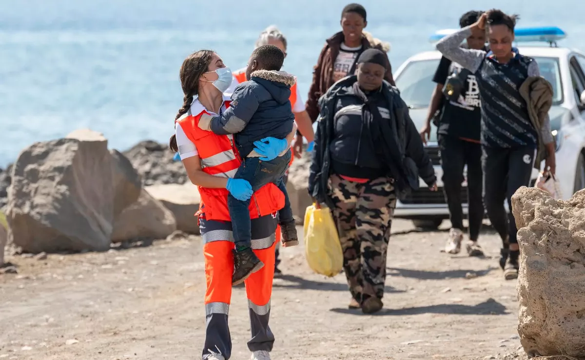 Migrantes recién llegados a Lanzarote / Archivo EFE - ADRIEL PERDOMO