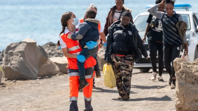 Migrantes recién llegados a Lanzarote / EFE - ADRIEL PERDOMO