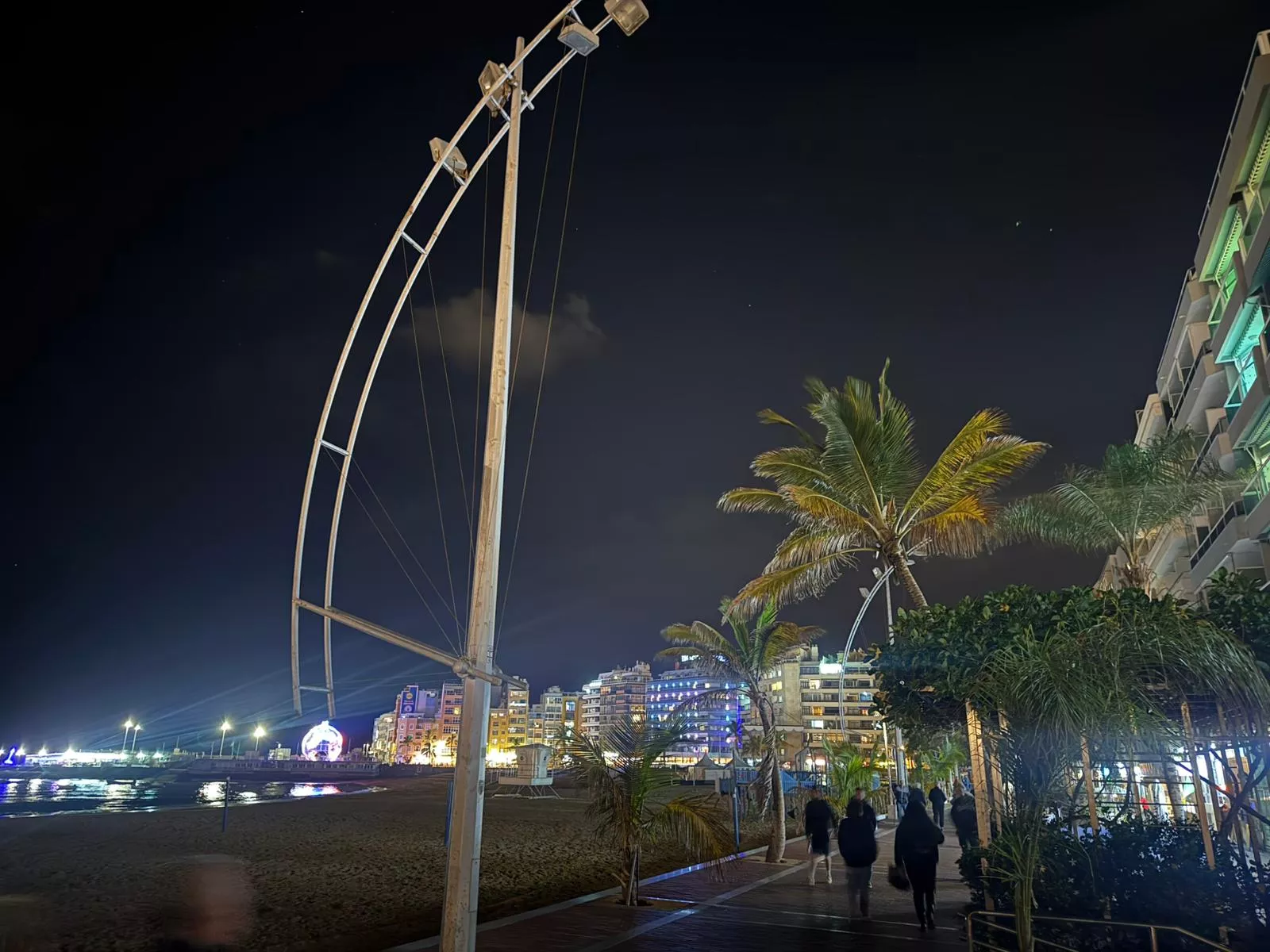 CC denuncia apagones del alumbrado navideño pese al gasto millonario en Las Palmas de Gran Canaria. AH