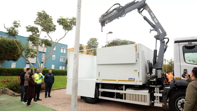 Nuevo camión polivalente para el saneamiento de espacios con residuos