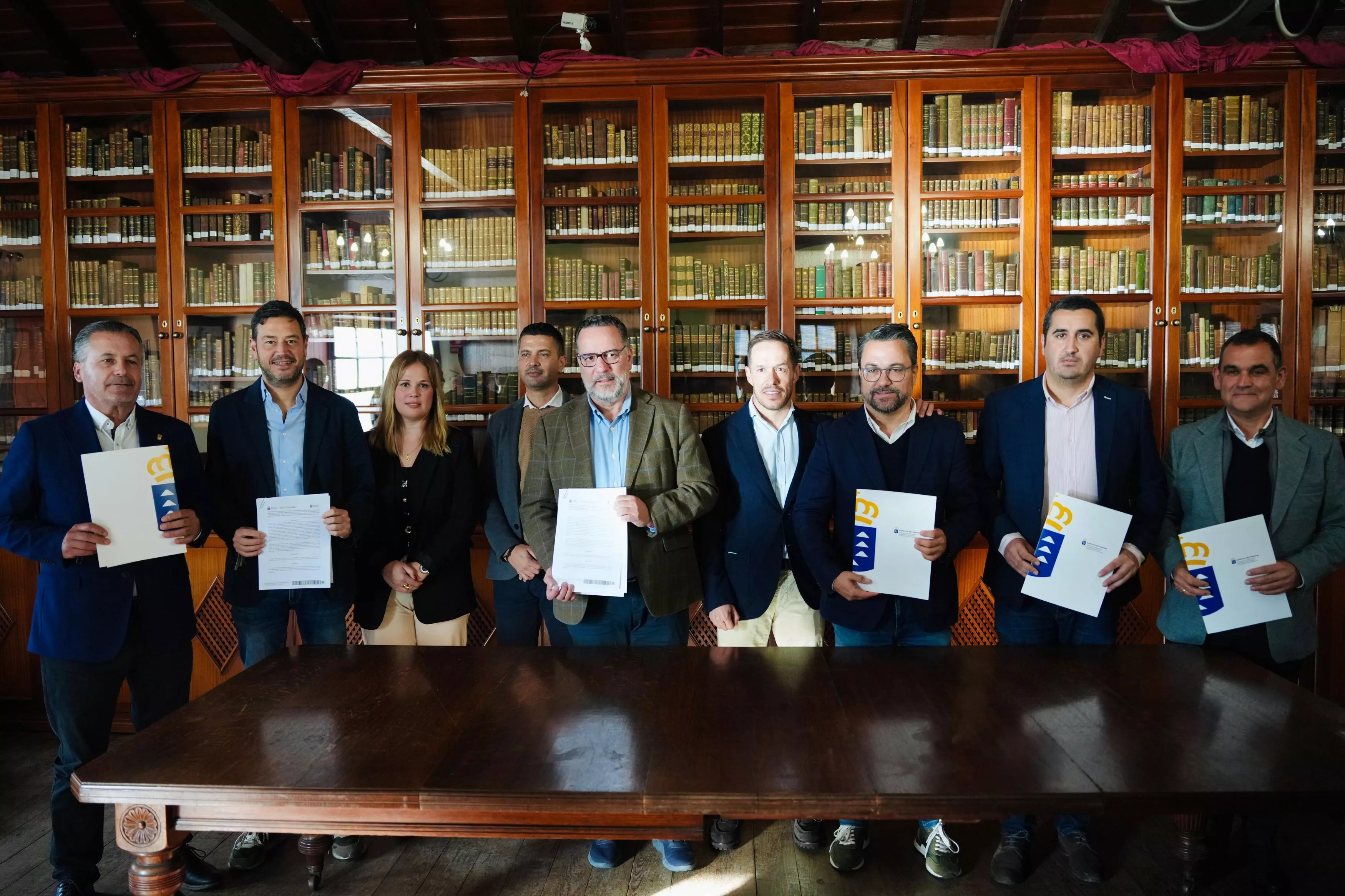 Firma de los convenios de Educación con seis municipios de La Palma. / GOBIERNO DE CANARIAS