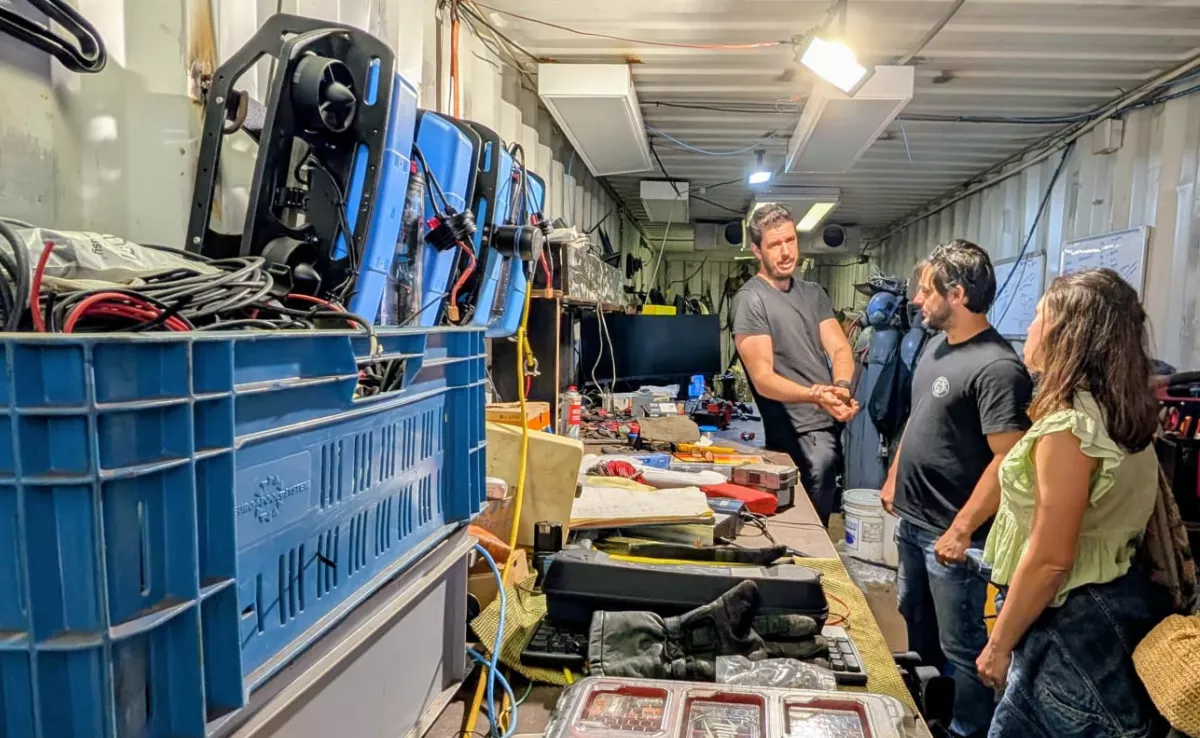 Miguel Moreno Dapena, en el buque 'N35', durante una escala en el Puerto de Las Palmas, antes de ser interceptado y encarcelado en Venezuela. / AH  