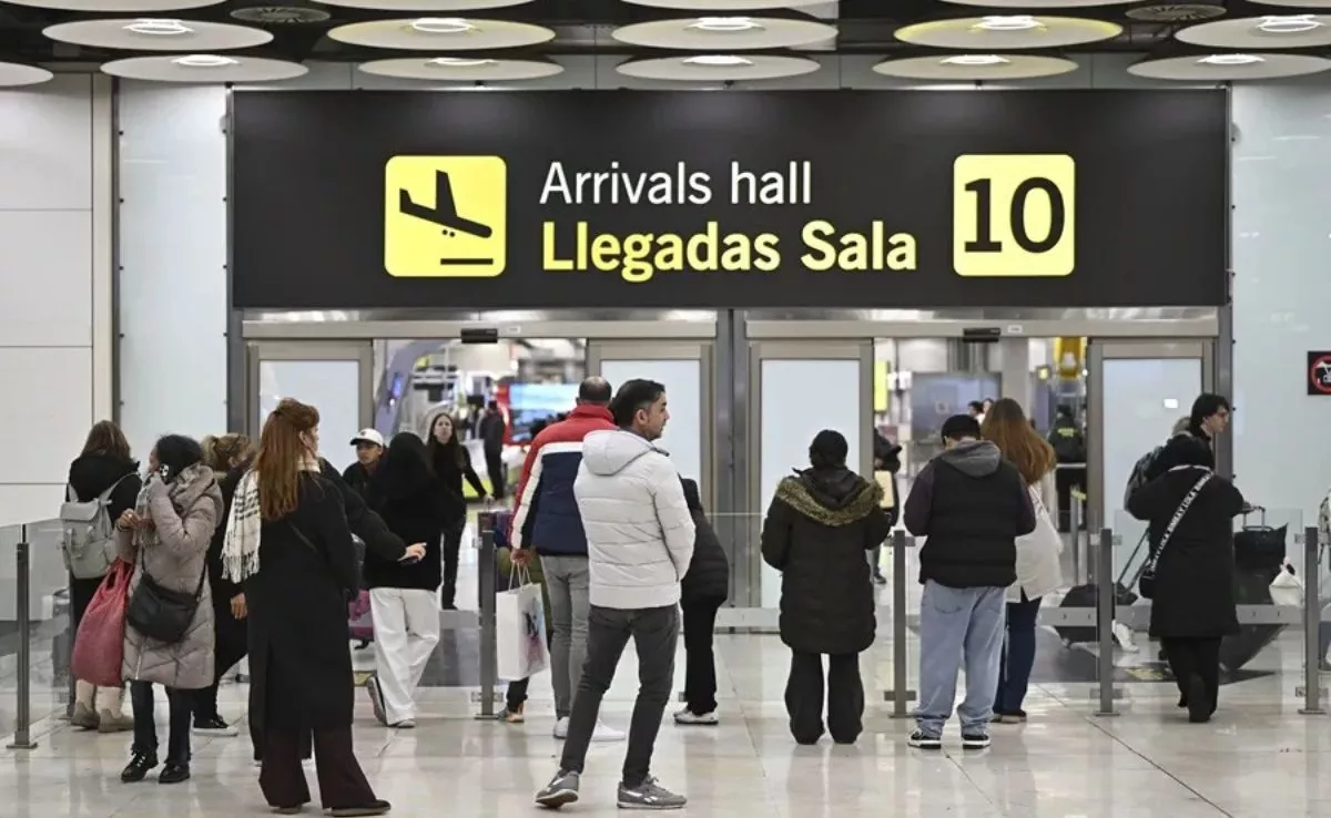 Vista de la terminal 10 de llegadas del Aeropuerto de Madrid Barajas este viernes. /EFE /Fernando Villar