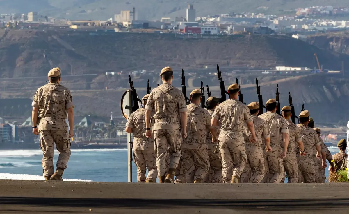 En la imagen, militares en Canarias / EFE - QUIQUE CURBELO