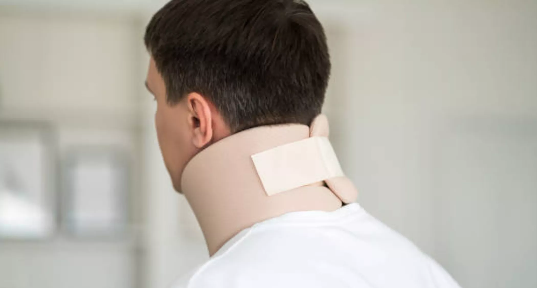 Dolor de cuello, mareos o pérdida de conocimiento: señales de alerta tras un accidente de tráfico. / AH