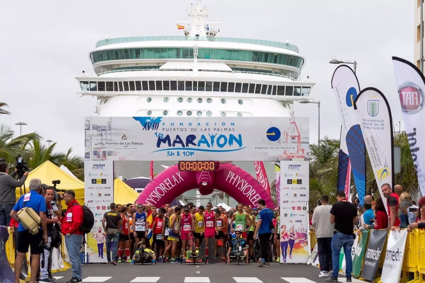 Una edición anterior de la Media Maratón Fundación Puertos de Las Palmas. ARCHIVO