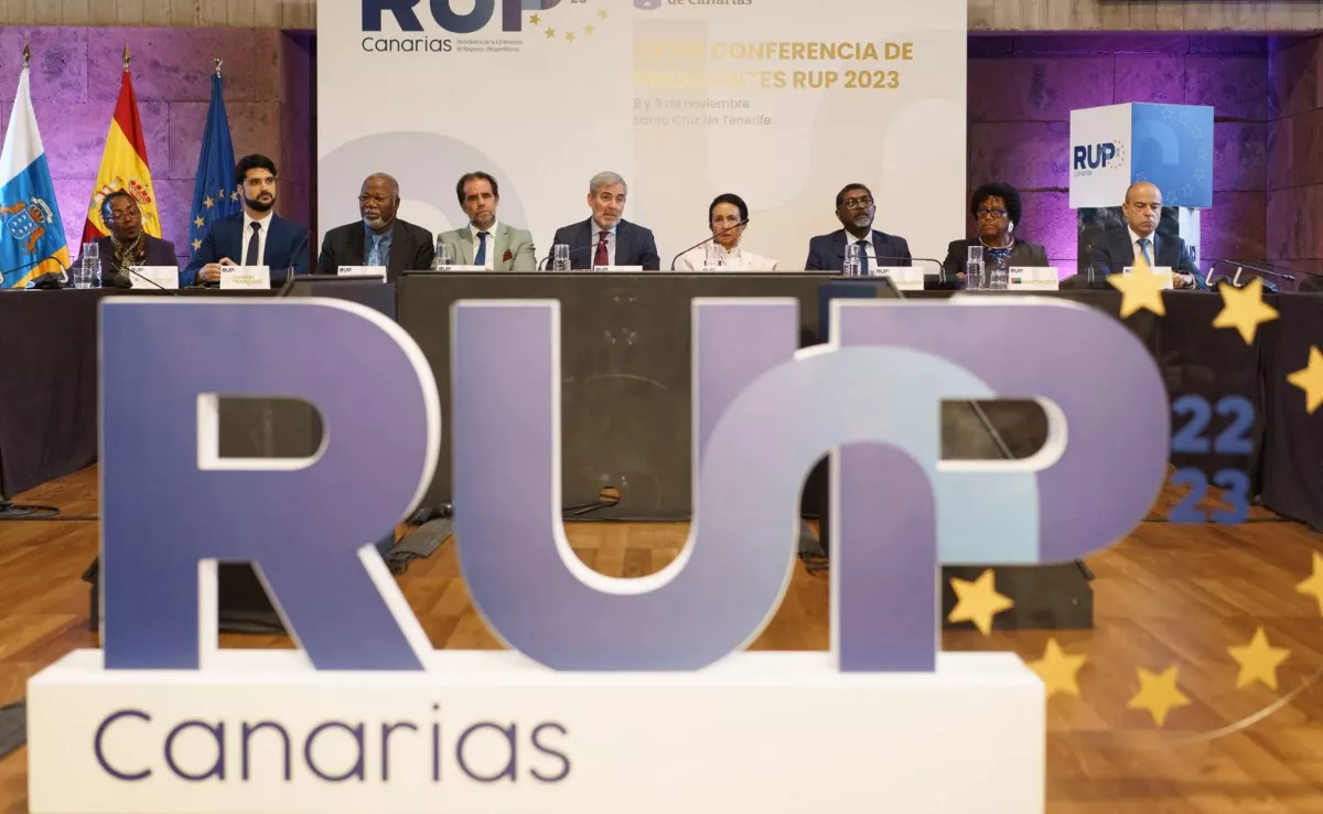 Los presidentes de las nueve regiones ultraperiféricas de la Unión Europea / EFE - RAMÓN DE LA ROCHA