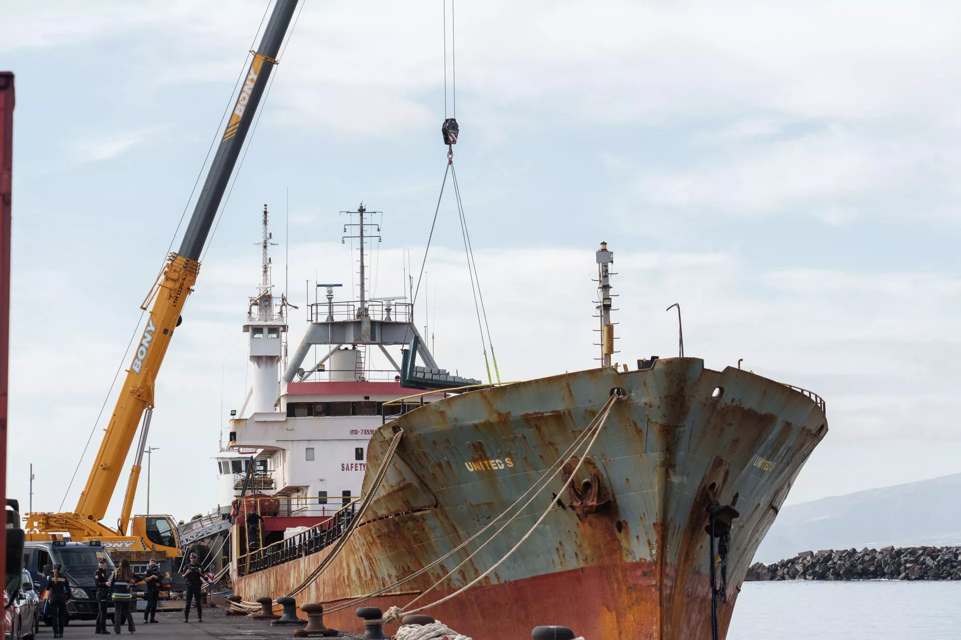 El carguero 'United S.' apresado por la Policía y la Armada Española a 535 kilómetros de Canarias con la colaboración de la agencia antidrogas de Estados Unidos (DEA), con casi 10 toneladas de cocaína./ EFE - RAMÓN DE LA ROCHA