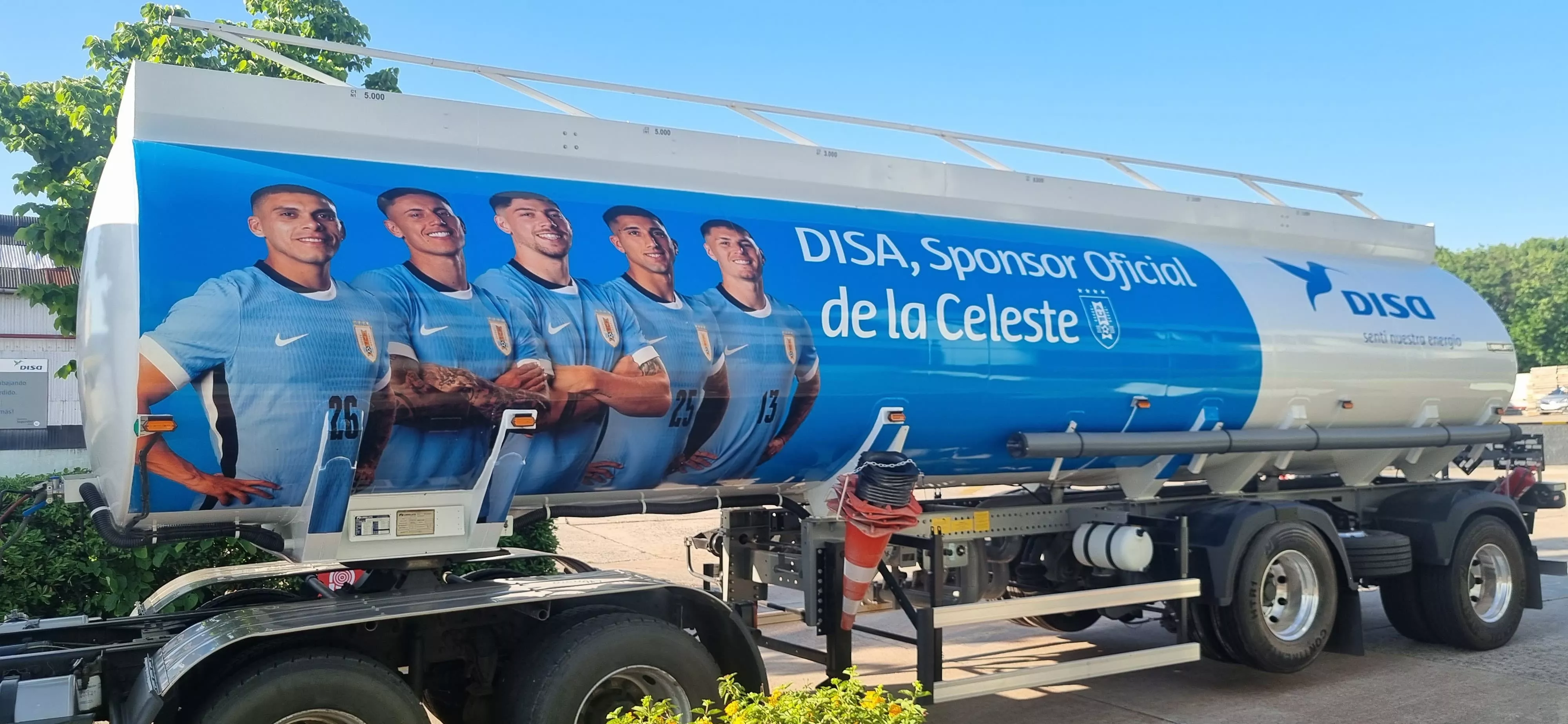 DISA es el segundo operador en Uruguay y patrocina a la selección nacional de fútbol. / AH