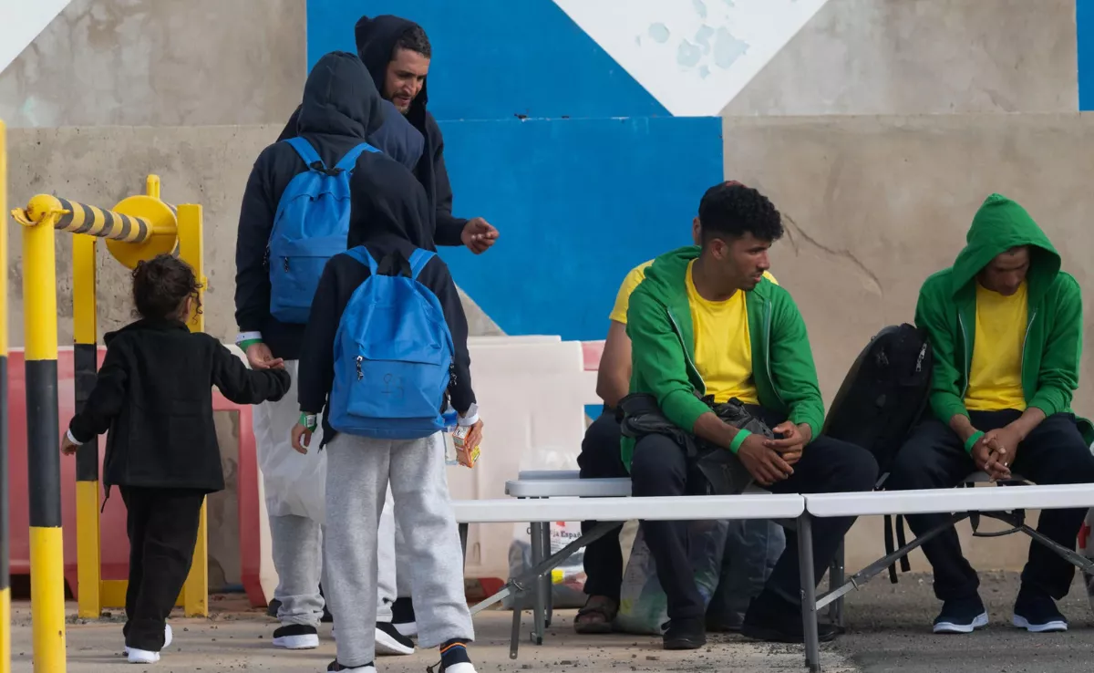 Menores migrantes recién llegados a Fuerteventura / EFE - CARLOS DE SAÁ