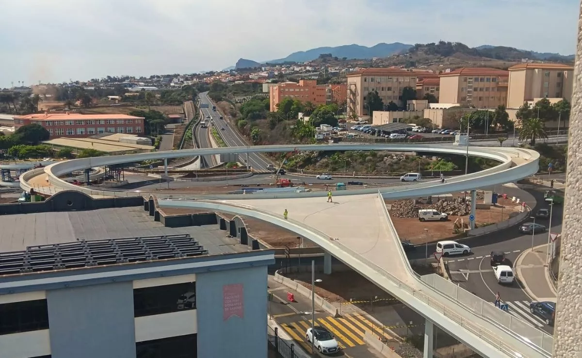 Pasarela de Padre Anchieta vista desde arriba. /AH