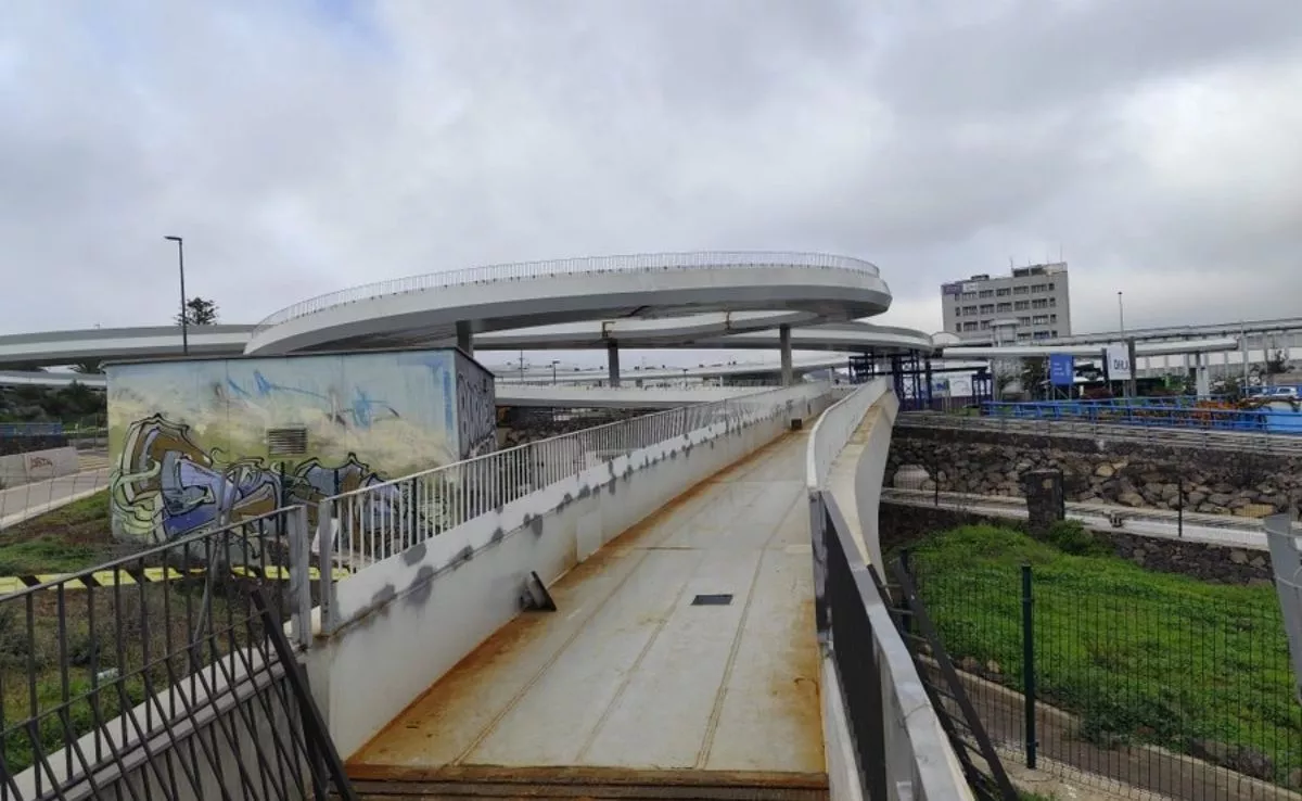 Óxido en la pasarela de Padre Anchieta, en una imagen compartida en 'X' por @jjafonso1. /Redes