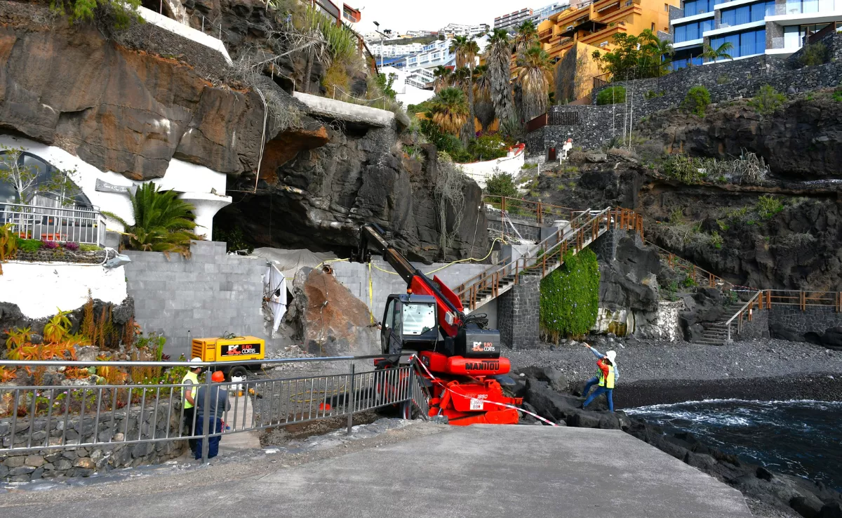 Trabajos de reconstrucción en Tabaiba / AYUNTAMIENTO DE EL ROSARIO