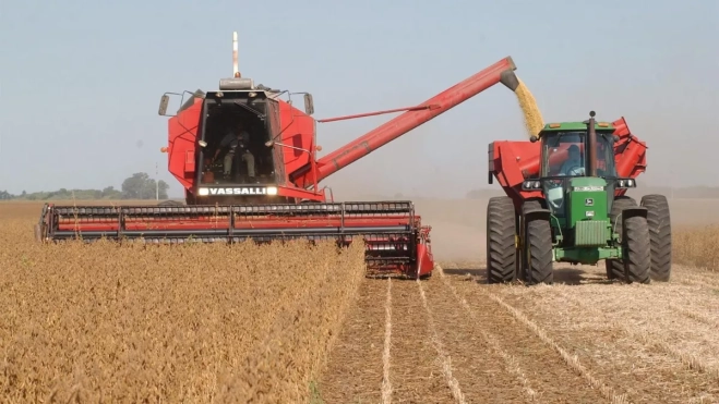 Imagen de un tractor agrícola / EFE
