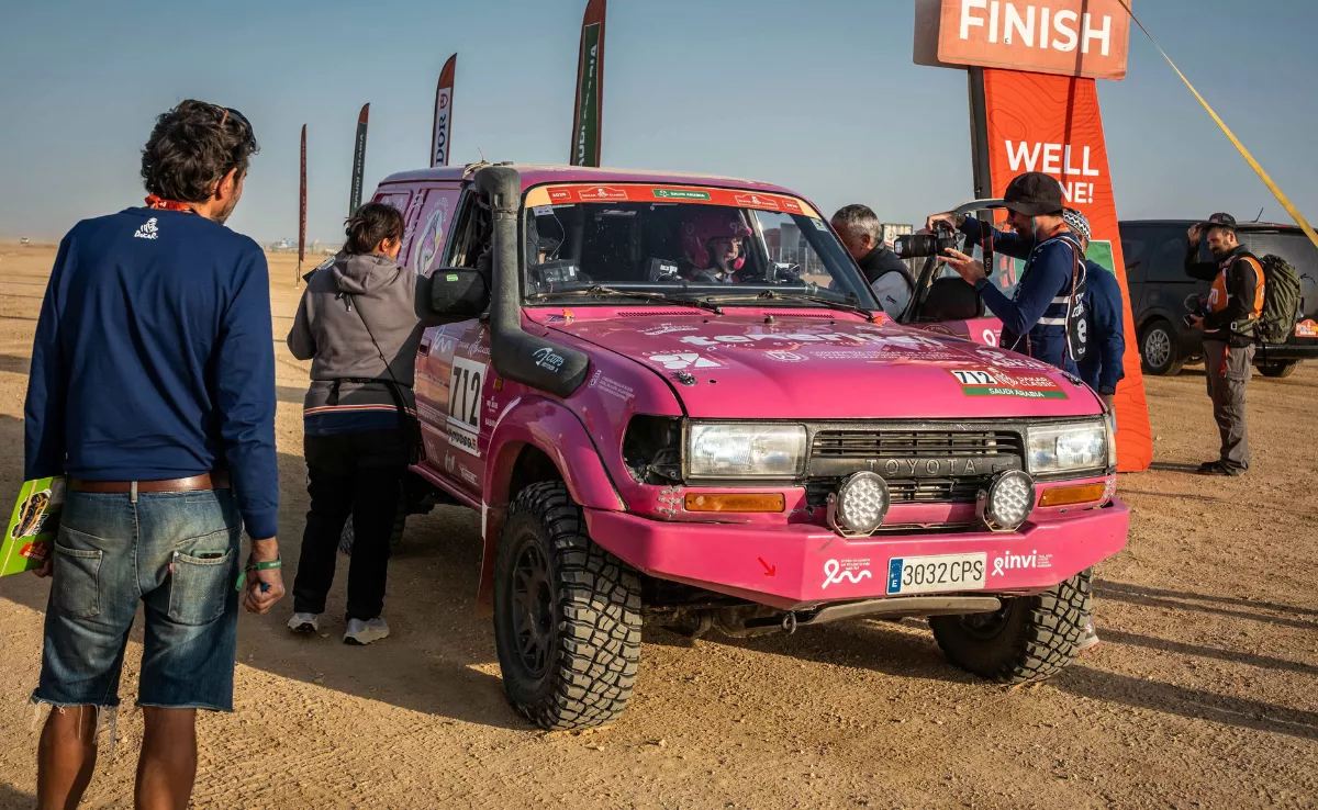 Imagen del 'Zorro Rosa' en el Dakar / DAKAR POR LA VIDA