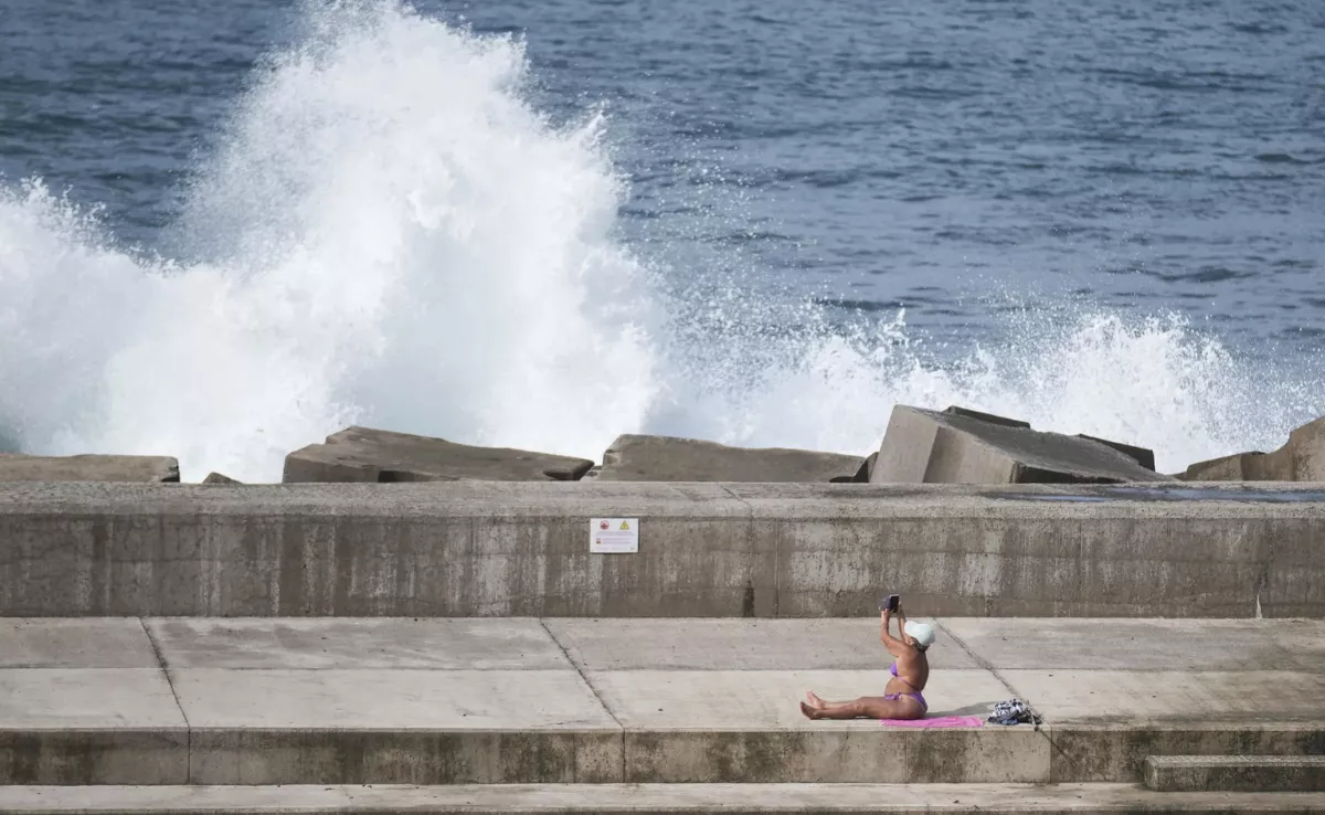 Imagen de oleaje en Tenerife / EFE - ALBERTO VALDÉS