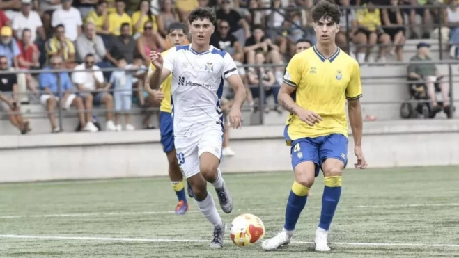 Un partido entre el Tenerife B y Las Palmas Atlético / CD TENERIFE