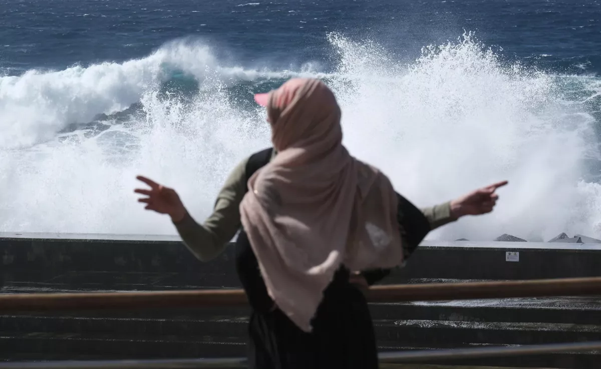 Imagen de archivo de oleaje en Canarias / EFE - ALBERTO VALDÉS