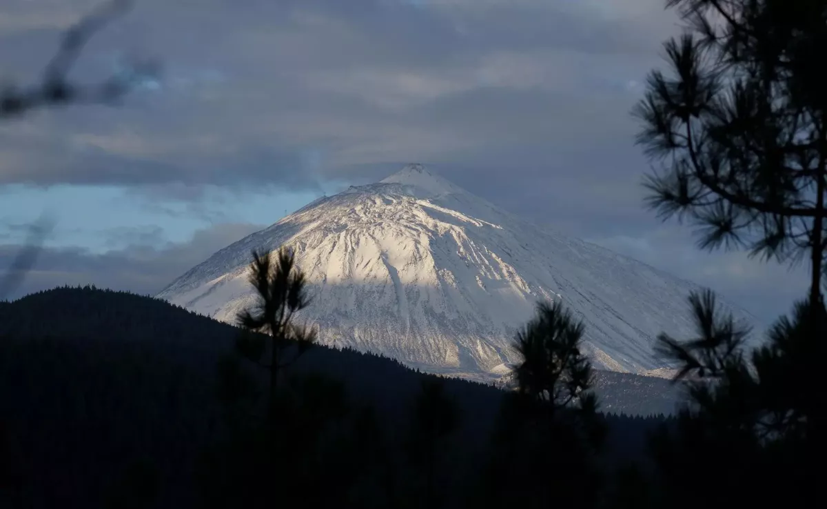 Imagen del Teide nevado / EFE