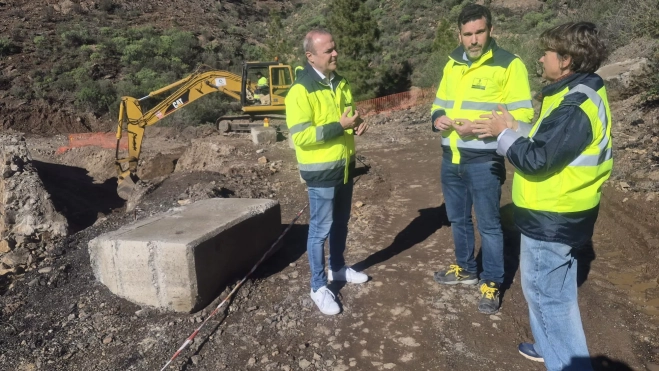 Recorrido del consejero de Obras Públicas del Cabildo, Augusto Hidalgo en la GC-605. AH Recorrido del consejero de Obras Públicas del Cabildo, Augusto Hidalgo en la GC-605. AH