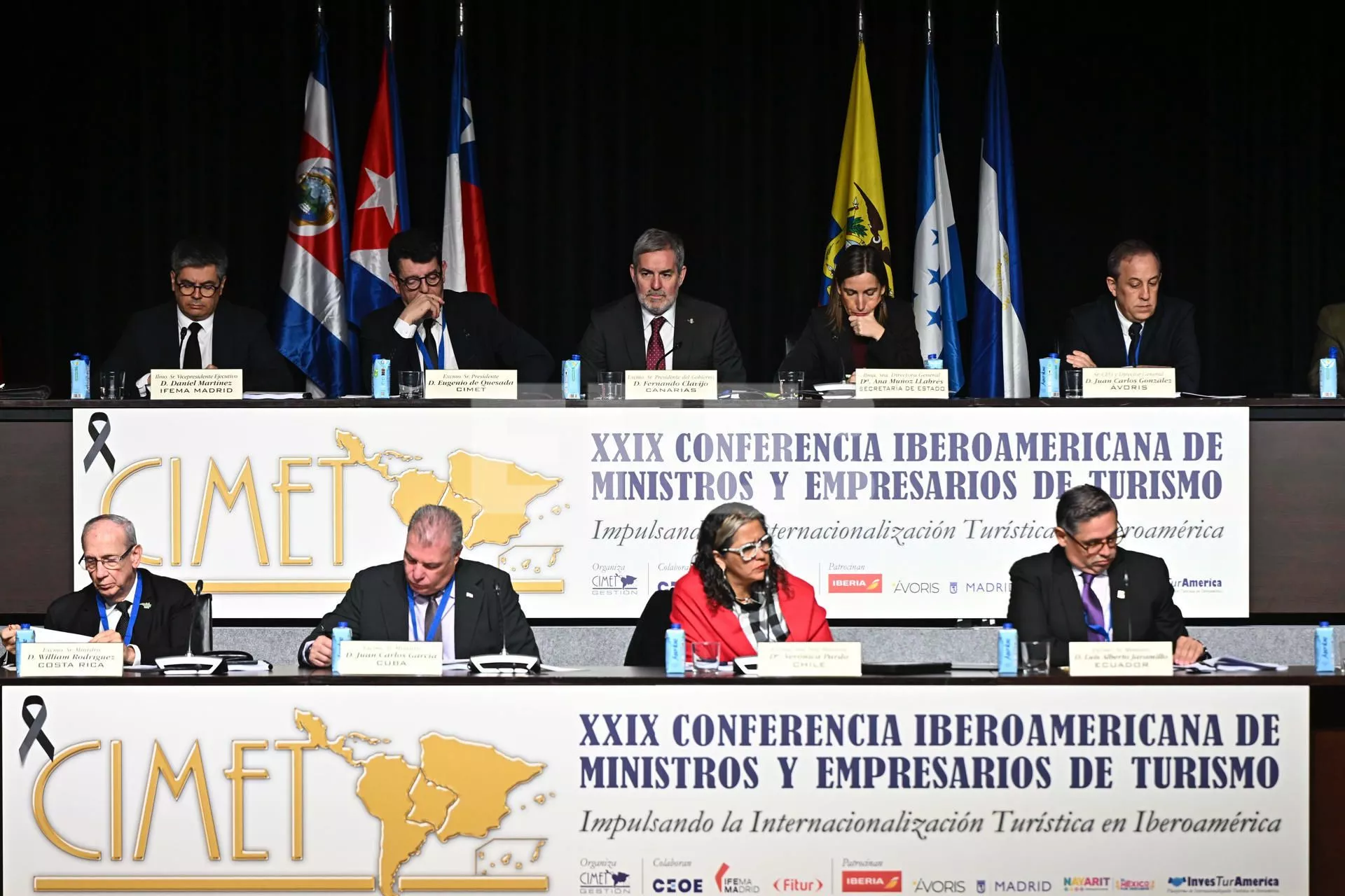 Clavijo apela en CIMET a una gestión del turismo con responsabilidad pública y visión a largo plazo./ CEDIDA