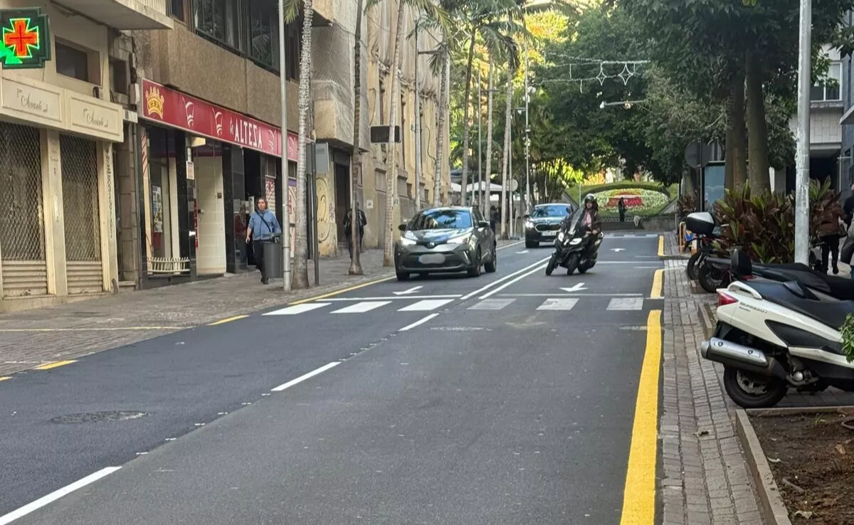 La calle de El Pilar, en Santa Cruz de Tenerife, con dos carriles nuevamente. / ATLÁNTICO HOY