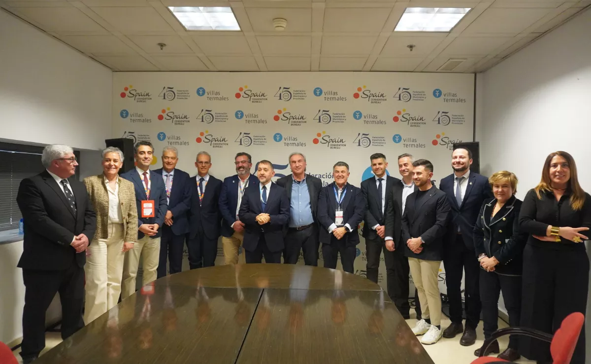 El alcalde de Santa Cruz preside la Comisión de Turismo de la FEMP celebrada hoy en FITUR./ CEDIDA