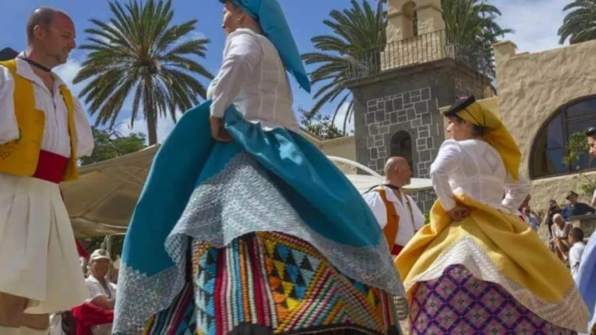 Imagen de actuaciones en el Pueblo Canario, en Las Palmas de Gran Canaria / HOLA ISLAS CANARIAS Imagen de actuaciones en el Pueblo Canario, en Las Palmas de Gran Canaria / HOLA ISLAS CANARIAS