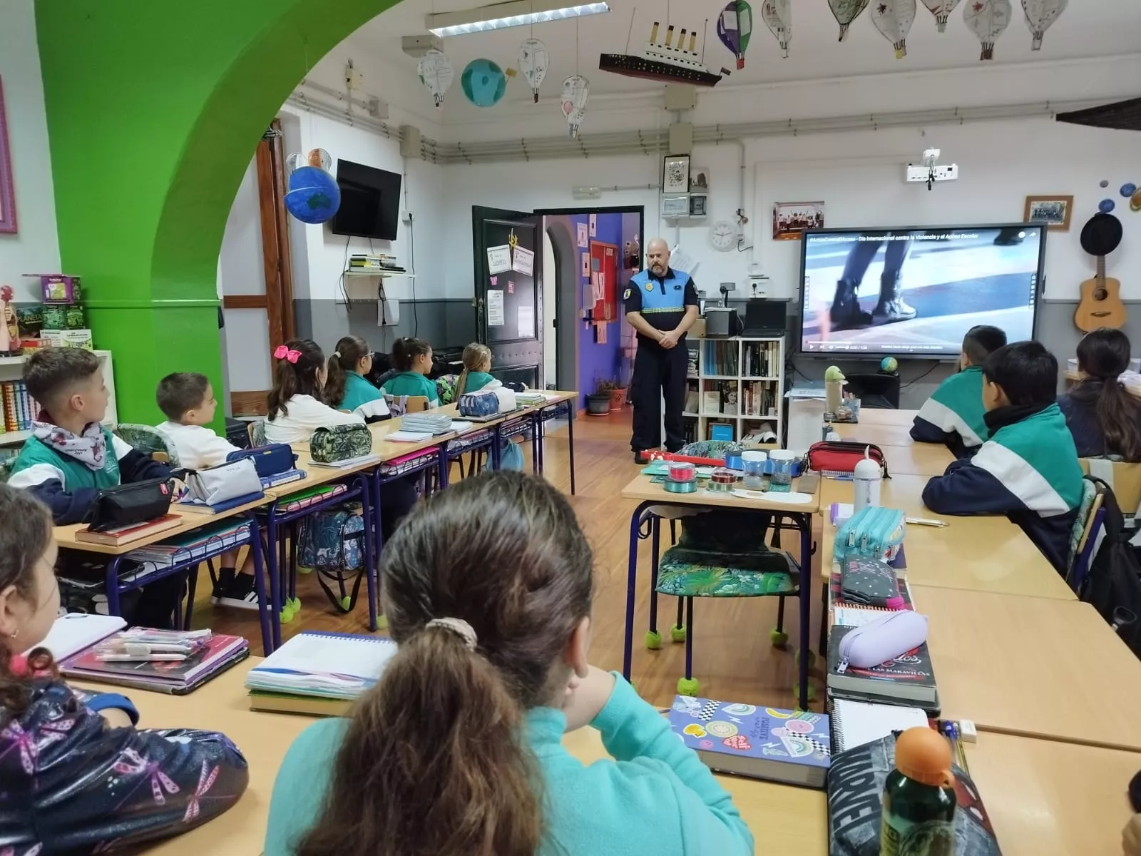 Charla en un centro escolar dentro del proyecto ‘Zona Libre de Acoso’