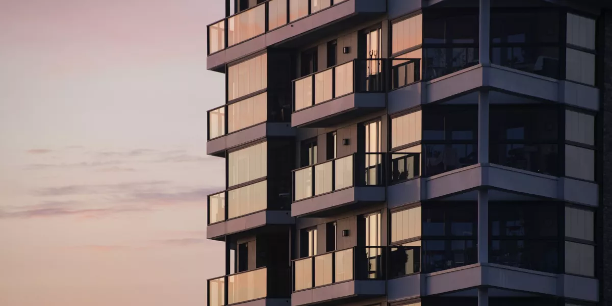Imagen genérica de un edificio de viviendas / UNSPLASH